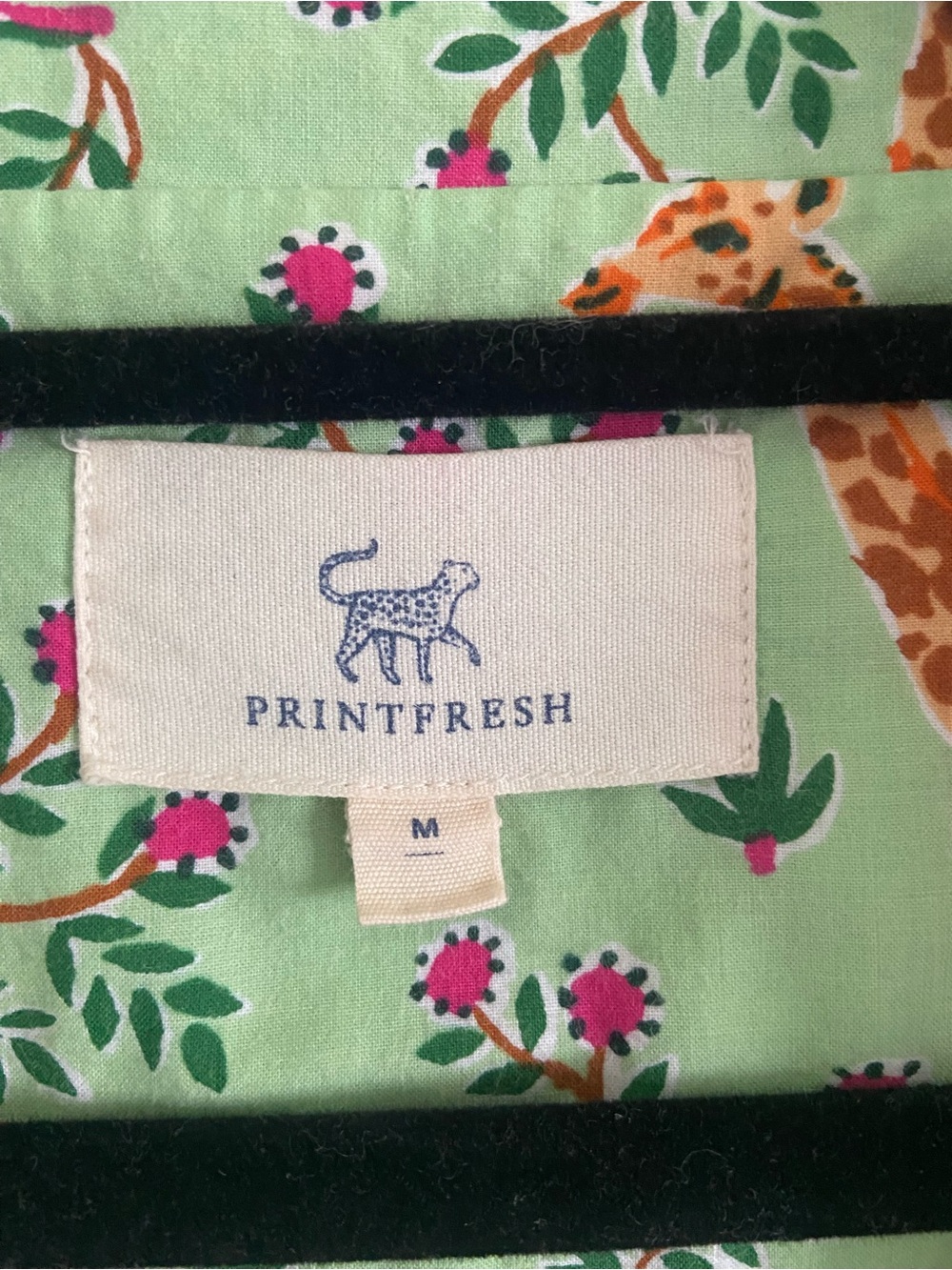 Printfresh Grazing Giraffes Short Pajama Set (M) - Picture 5 of 7